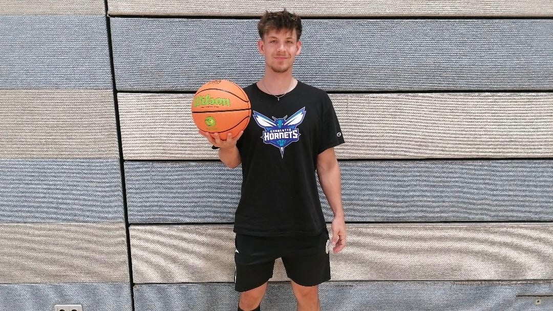 Lukas Roth